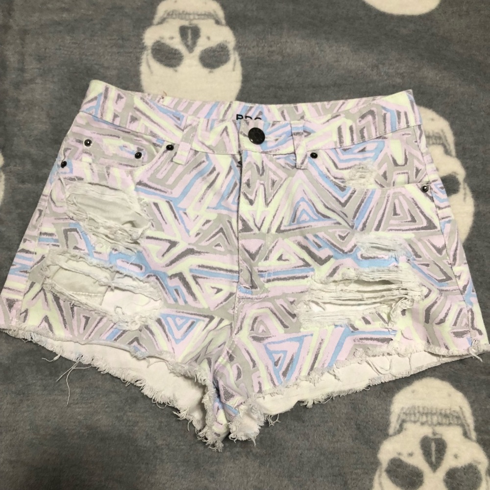URBAN OUTFITTERS BDG HIGH WAISTED SHORTS